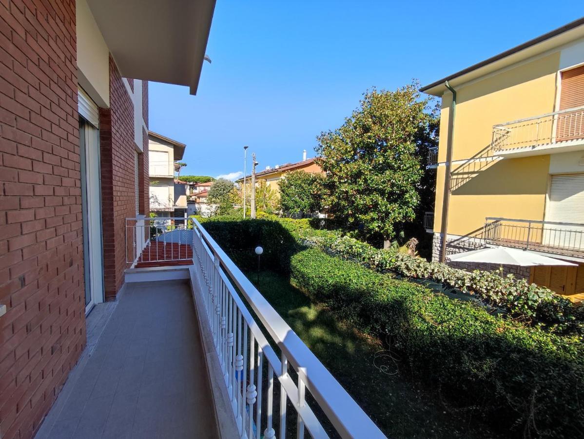 Casa Violina Daire Lido di Camaiore Dış mekan fotoğraf